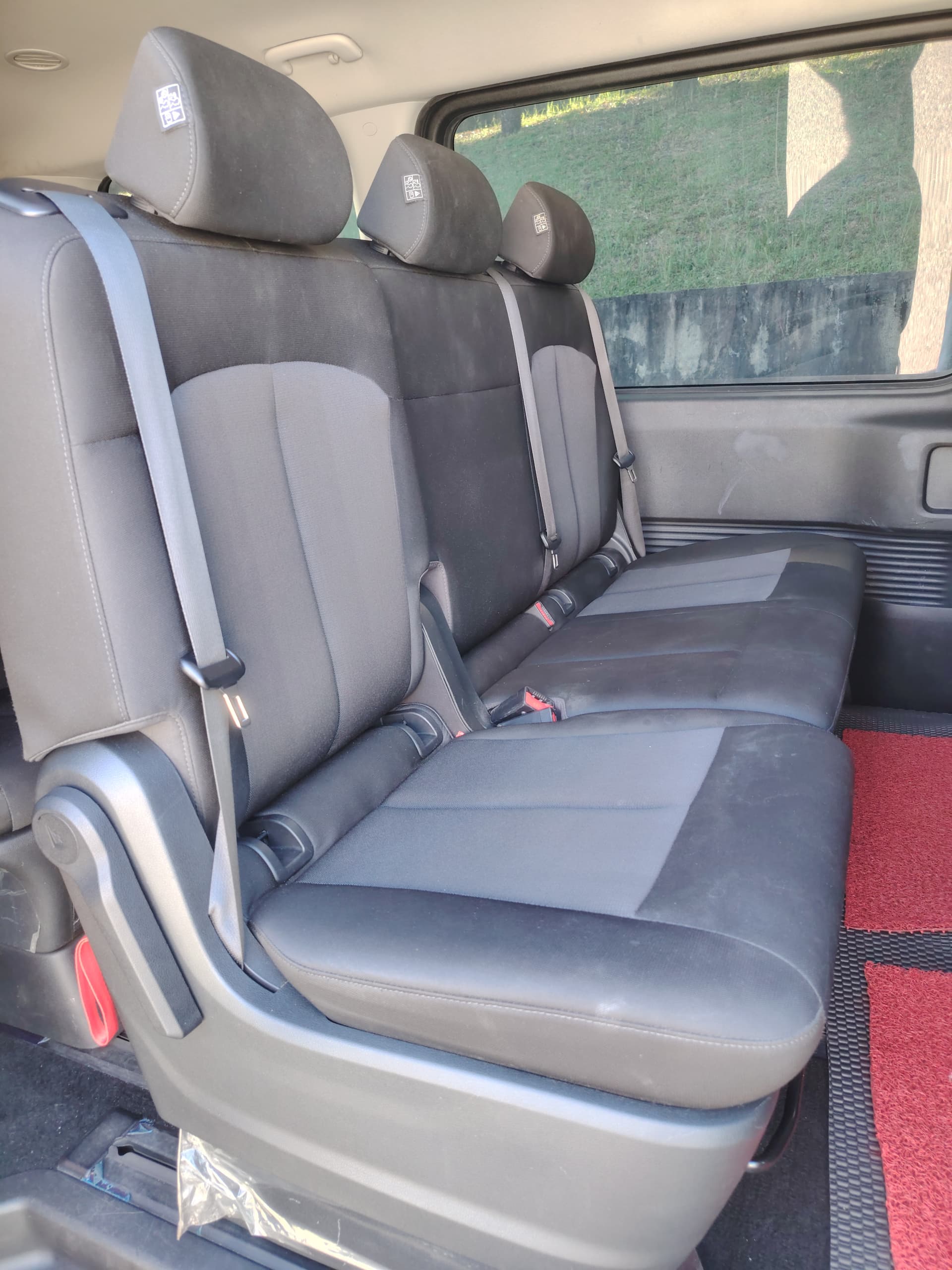2024 Hyundai  Staria  Premium  thumbnail 2