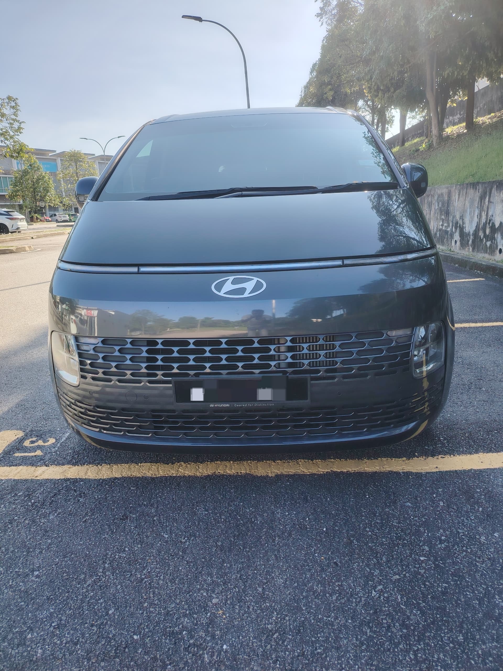2024 Hyundai  Staria  Premium  thumbnail 5