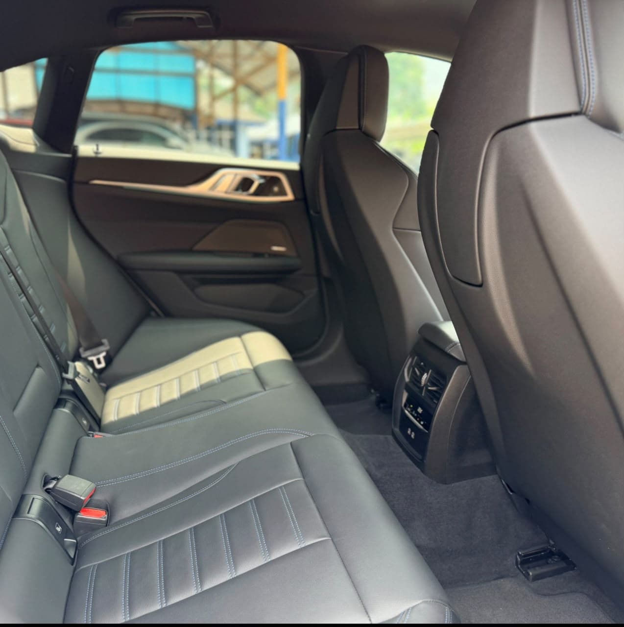 2023 BMW  i4 (G26) Edrive 40 - image 1