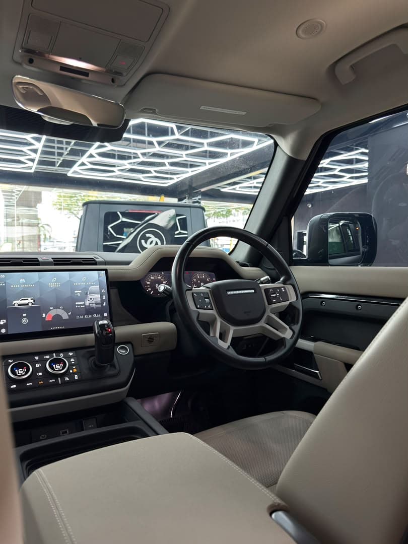 2024 Land Rover Defender 110 - image 1