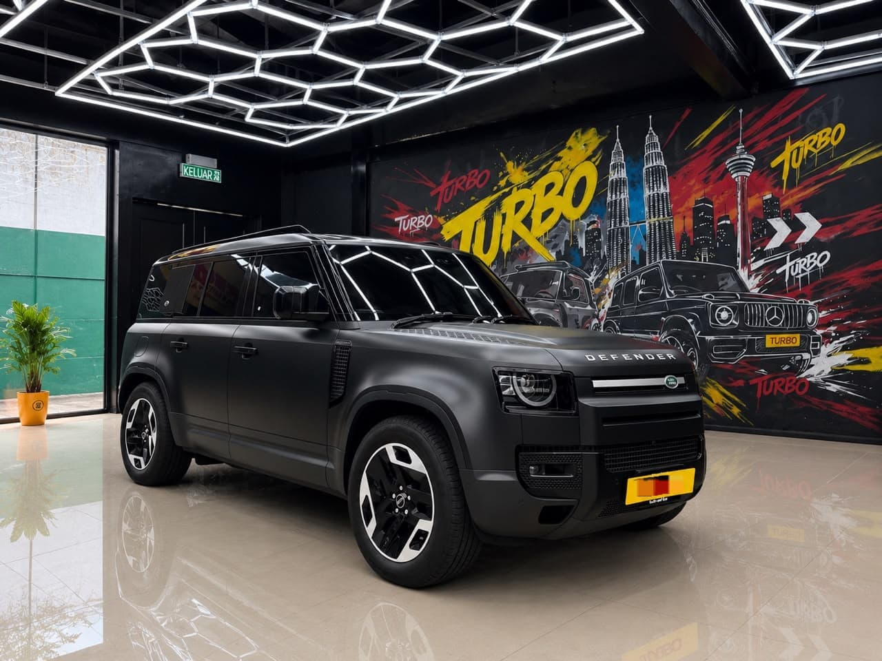 2024 Land Rover Defender 110 thumbnail 4