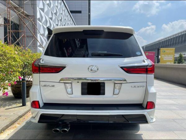 Lexus LX570